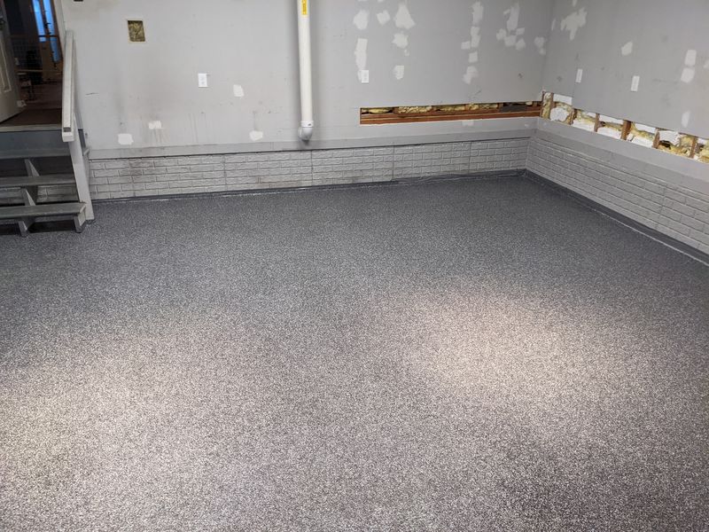 Decorative epoxy garage floor